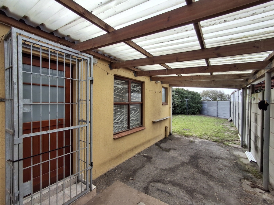 3 Bedroom Property for Sale in Pelican Park Western Cape
